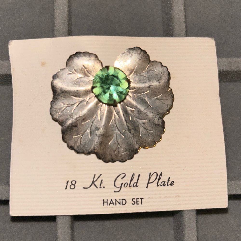 18k plated broach green stone vintage